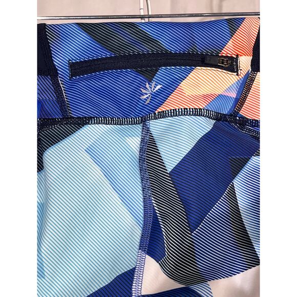 Athleta electric geo sonar crop leggings. - Picture 7 of 10